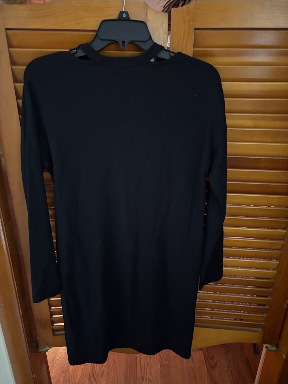 Splendid Black V-Neck Long Sleeve Tunic - Picture 8 of 8